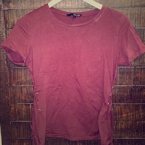 Burgundy t-shirt with tie sides, super cute